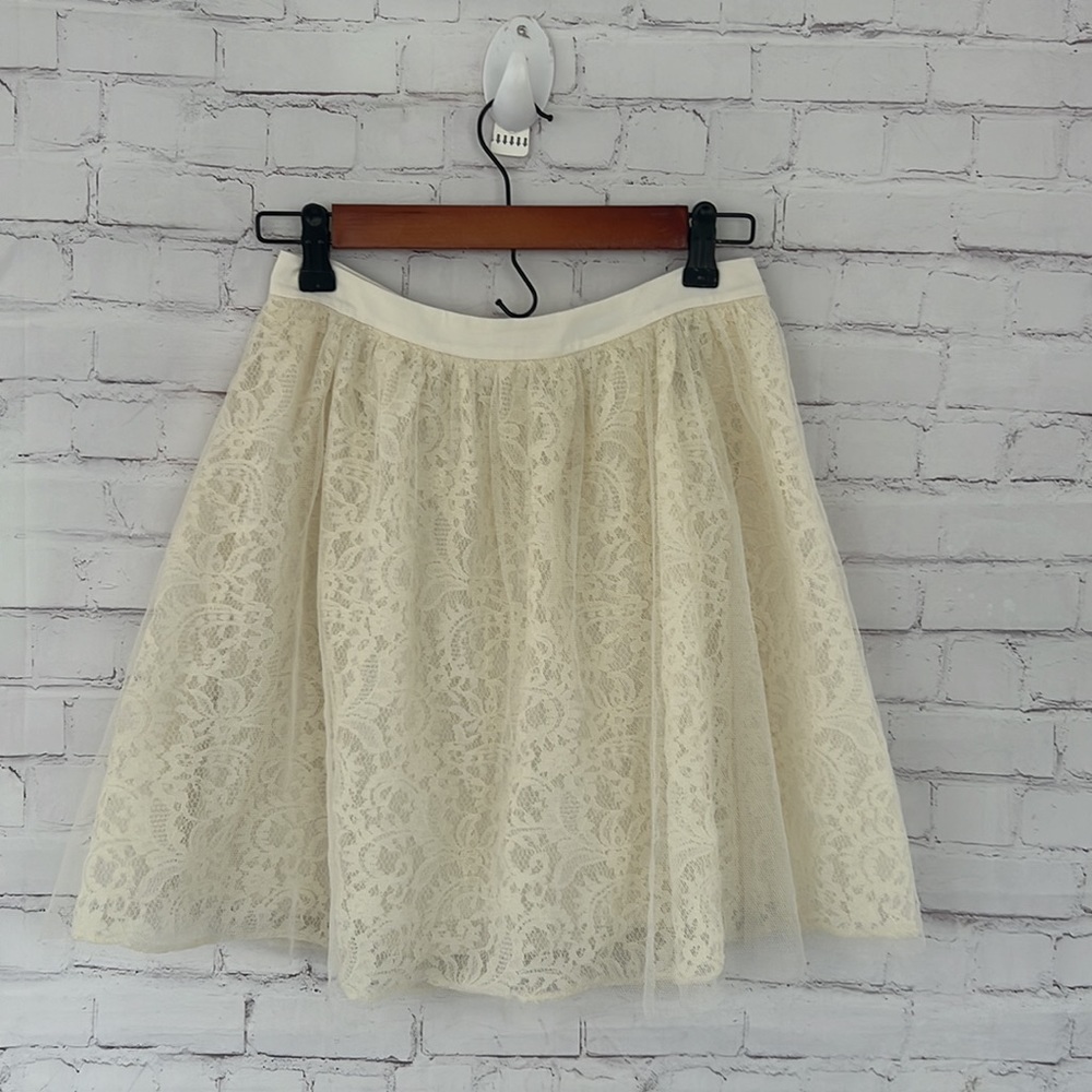Express lace cream lined circle skirt size 2
